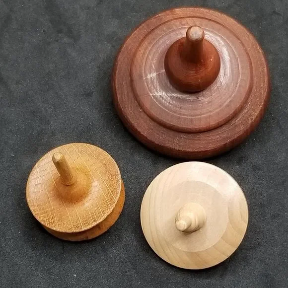 Handmade wooden spinning tops - Picture 3 of 11
